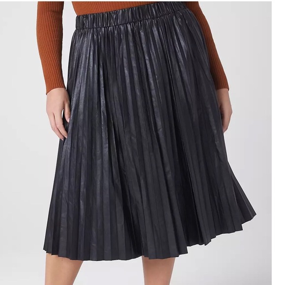 NWT Lane Bryant Faux Leather Pleated Skirt Black Plus Size 18/20 Elastic Waist - Picture 1 of 13